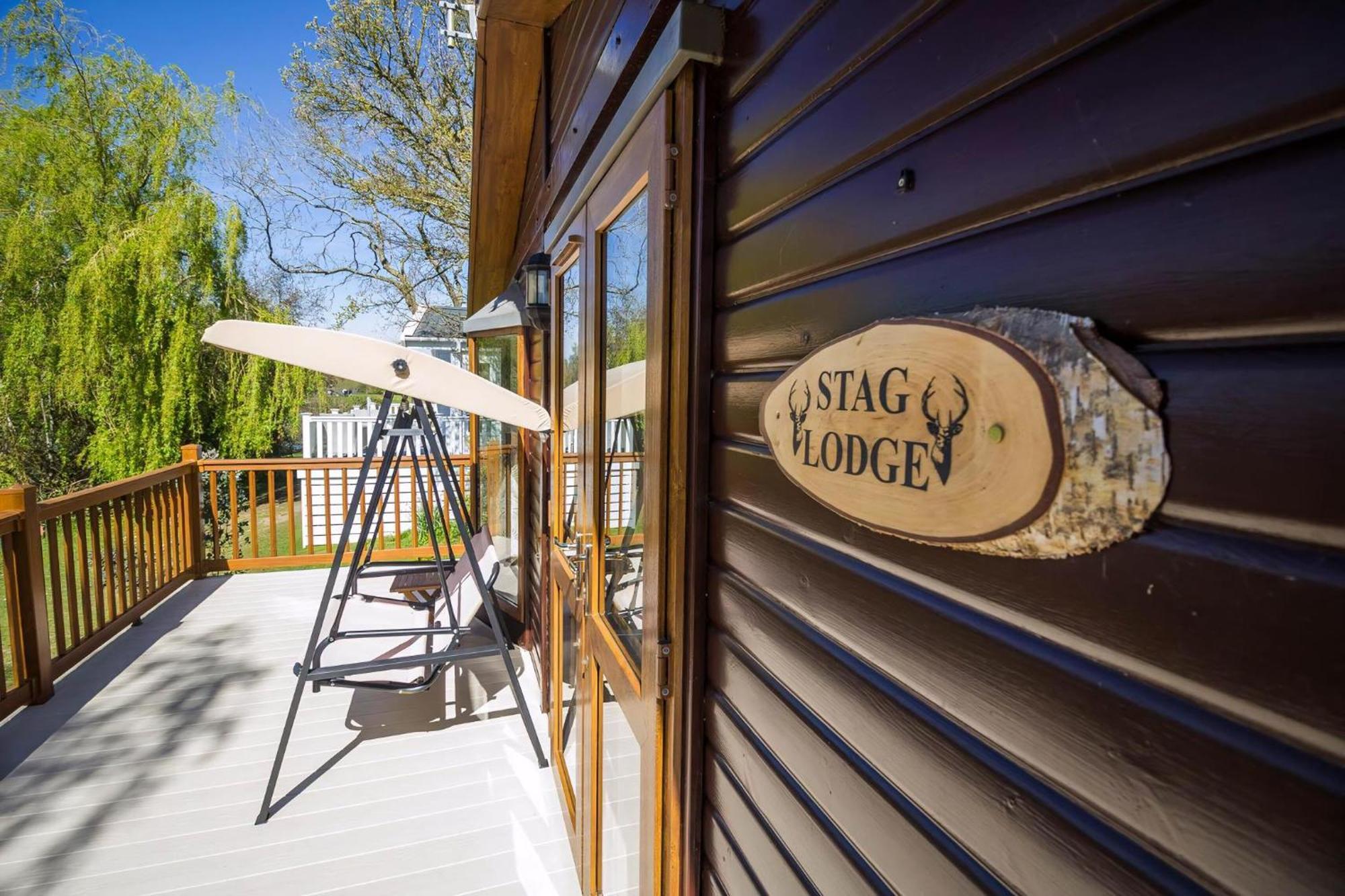 Stunning Lodge With Free Wifi For Hire At Carlton Meres In Suffolk Ref 60013M ساكسموندهام المظهر الخارجي الصورة